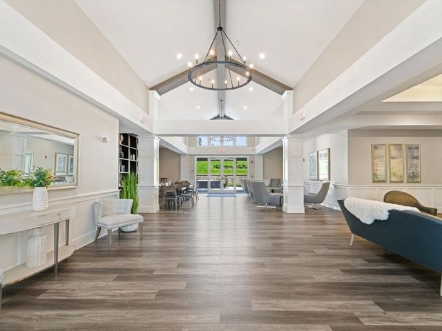 3202 Peters Farm Way 202, Westborough, MA 01581