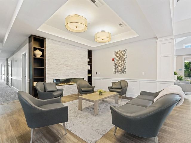 3202 Peters Farm Way 202, Westborough, MA 01581