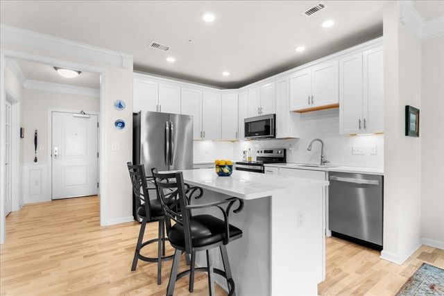 3202 Peters Farm Way 202, Westborough, MA 01581