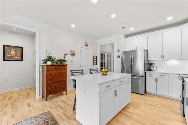 3202 Peters Farm Way 202, Westborough, MA 01581