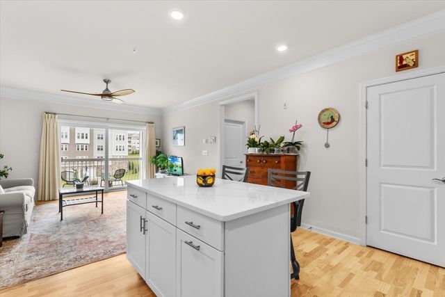3202 Peters Farm Way 202, Westborough, MA 01581