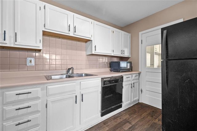 2407 NE 57th Terrace, Gladstone, MO 64118