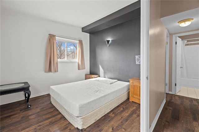 2407 NE 57th Terrace, Gladstone, MO 64118