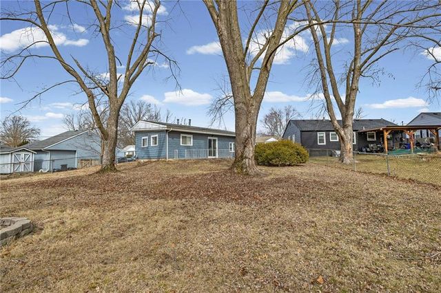 2407 NE 57th Terrace, Gladstone, MO 64118