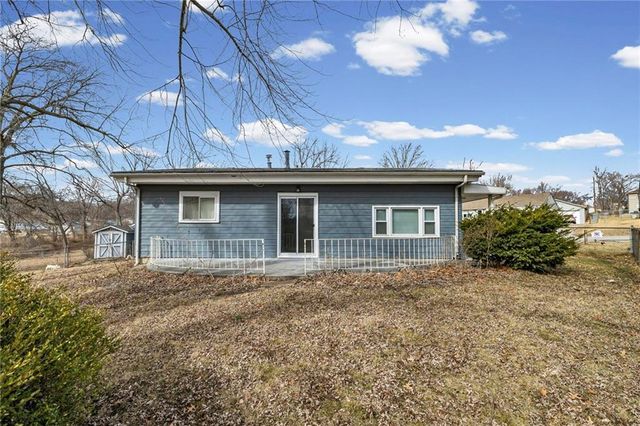 2407 NE 57th Terrace, Gladstone, MO 64118