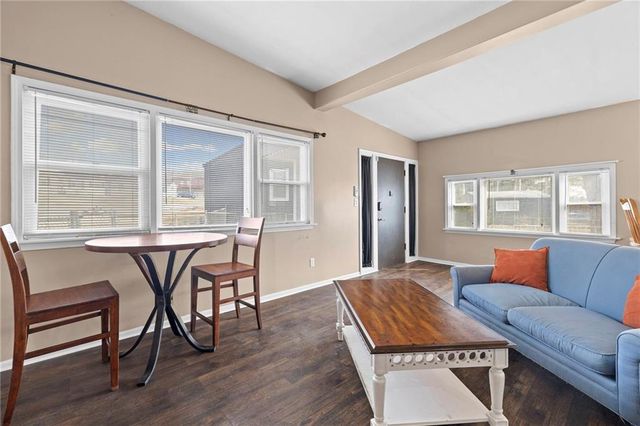 2407 NE 57th Terrace, Gladstone, MO 64118