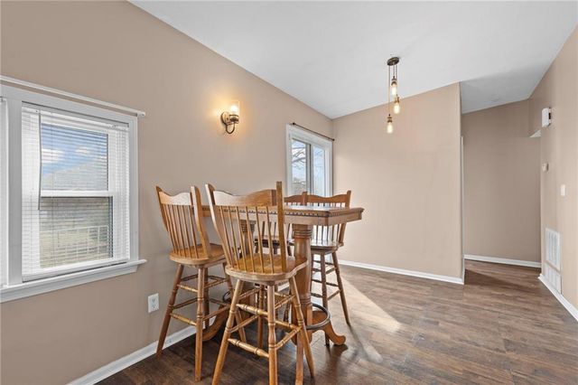 2407 NE 57th Terrace, Gladstone, MO 64118