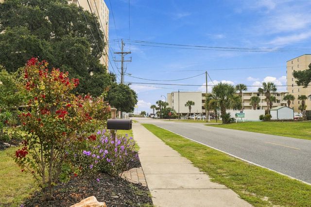 3806 Dunes St., North Myrtle Beach, SC 29582