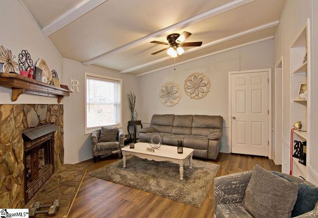 112 Berry Glen Road, Pelzer, SC 29669