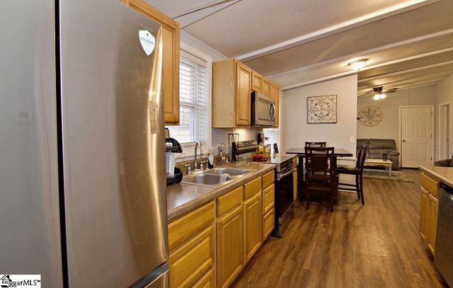 112 Berry Glen Road, Pelzer, SC 29669