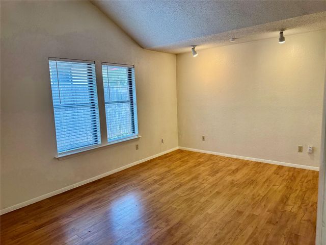 907 MIlford WAY B, Austin, TX 78745