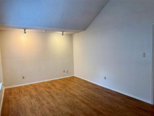 907 MIlford WAY B, Austin, TX 78745