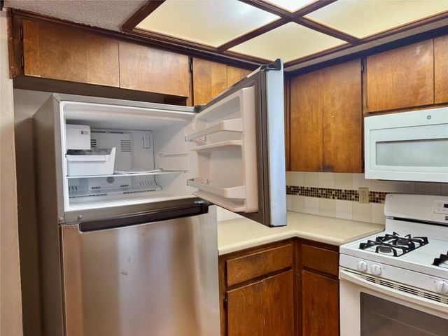 907 MIlford WAY B, Austin, TX 78745
