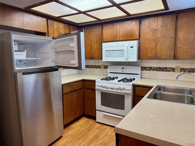 907 MIlford WAY B, Austin, TX 78745