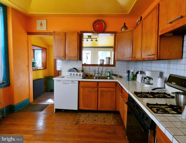 4238 PINE ST, Philadelphia, PA 19104