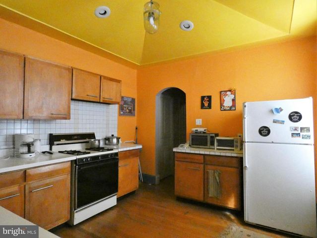 4238 PINE ST, Philadelphia, PA 19104