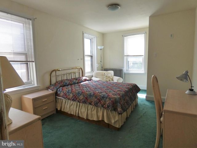 4238 PINE ST, Philadelphia, PA 19104