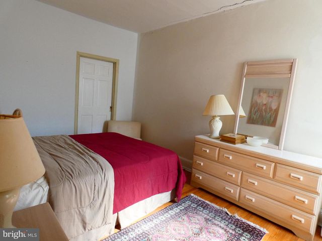 4238 PINE ST, Philadelphia, PA 19104