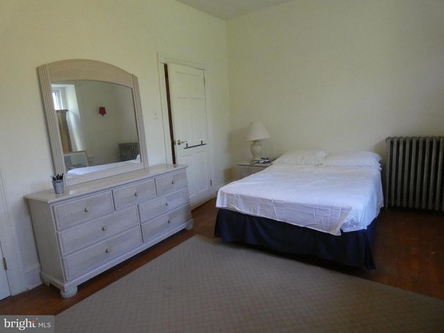 4238 PINE ST, Philadelphia, PA 19104