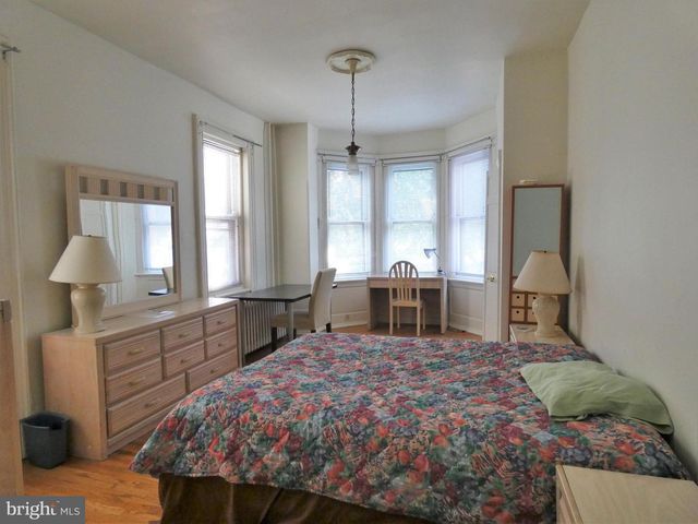 4238 PINE ST, Philadelphia, PA 19104