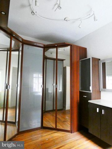 4238 PINE ST, Philadelphia, PA 19104