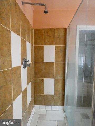 4238 PINE ST, Philadelphia, PA 19104