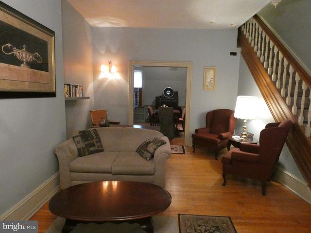 4238 PINE ST, Philadelphia, PA 19104