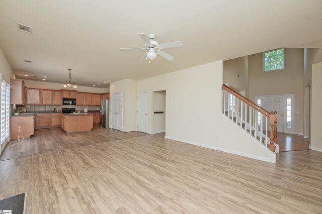 17 Jordan Crest Court, Simpsonville, SC 29681
