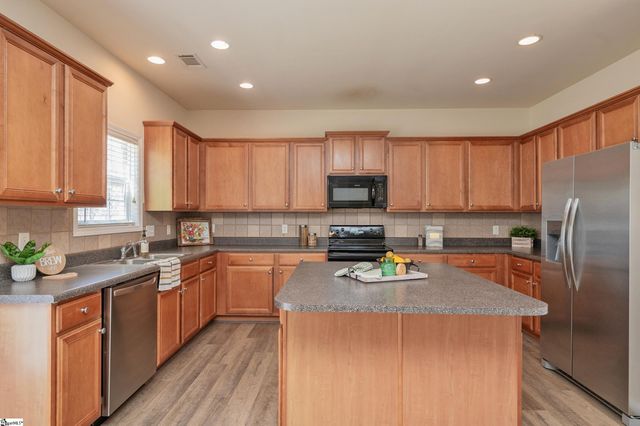 17 Jordan Crest Court, Simpsonville, SC 29681