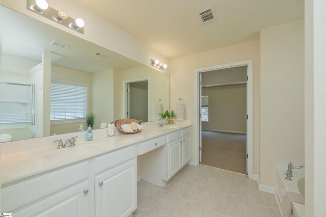 17 Jordan Crest Court, Simpsonville, SC 29681