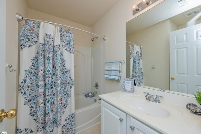 17 Jordan Crest Court, Simpsonville, SC 29681