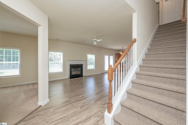 17 Jordan Crest Court, Simpsonville, SC 29681
