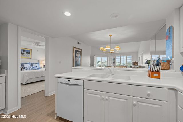 10300 Coast Guard Road 304d, Emerald Isle, NC 28594