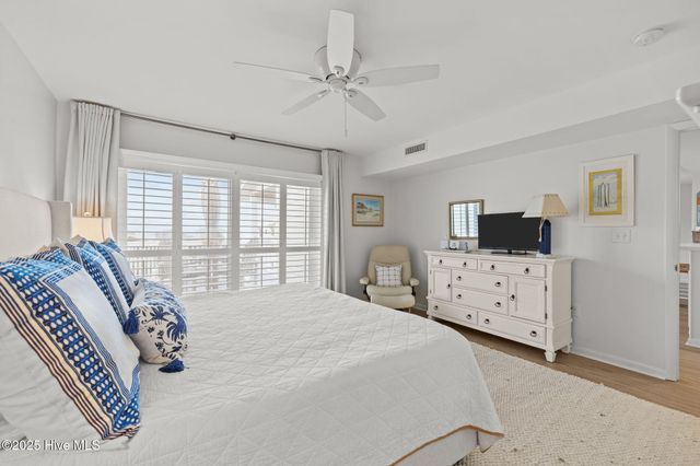 10300 Coast Guard Road 304d, Emerald Isle, NC 28594