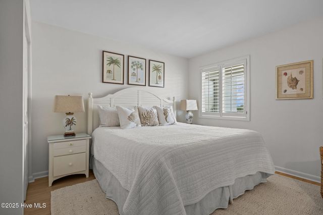 10300 Coast Guard Road 304d, Emerald Isle, NC 28594