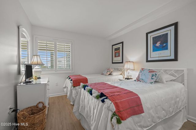 10300 Coast Guard Road 304d, Emerald Isle, NC 28594