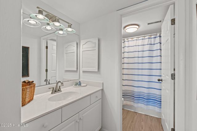 10300 Coast Guard Road 304d, Emerald Isle, NC 28594