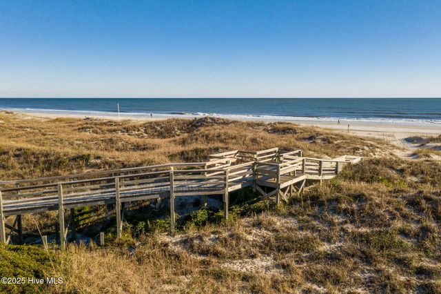 10300 Coast Guard Road 304d, Emerald Isle, NC 28594