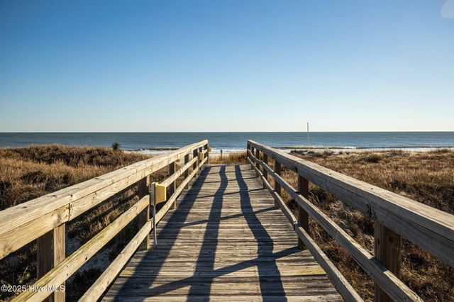 10300 Coast Guard Road 304d, Emerald Isle, NC 28594