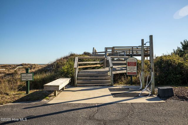 10300 Coast Guard Road 304d, Emerald Isle, NC 28594