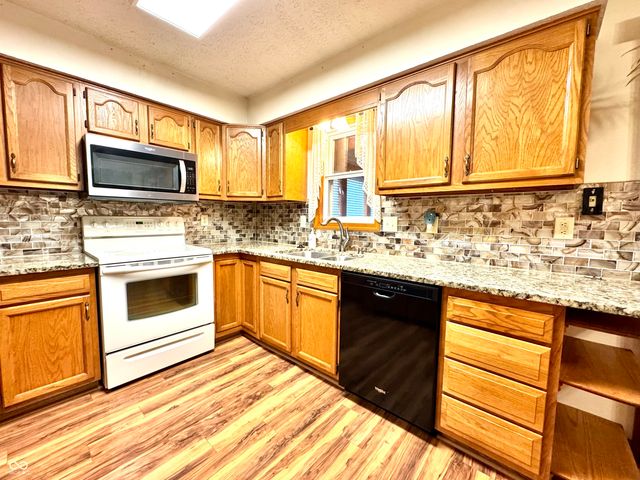 526 Jefferson Valley, Coatesville, IN 46121