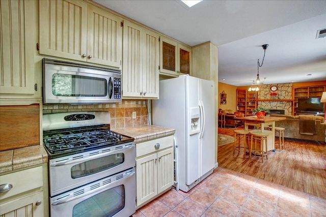 4141 Karl Dr, Diamond Springs, CA 95619