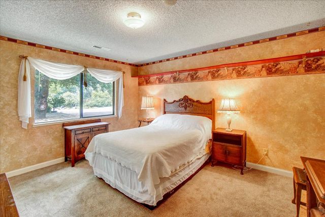 4141 Karl Dr, Diamond Springs, CA 95619
