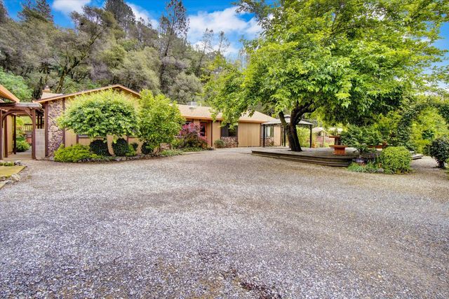 4141 Karl Dr, Diamond Springs, CA 95619