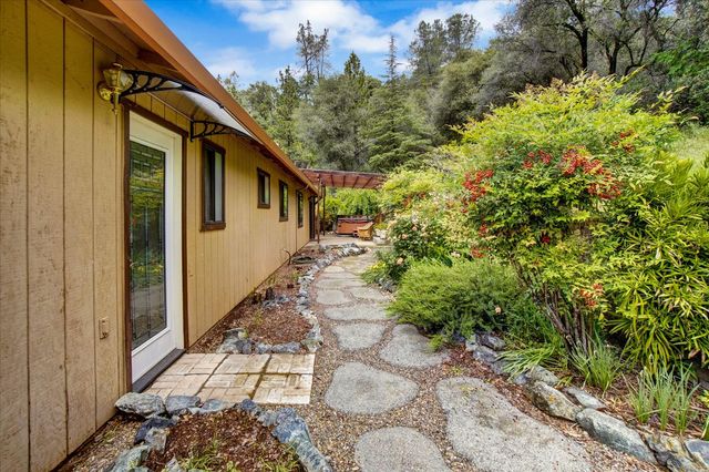 4141 Karl Dr, Diamond Springs, CA 95619