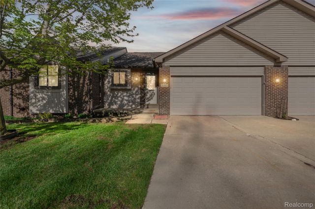 20557 Longwood Drive, Clinton Charter Township, MI 48038
