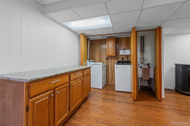 20557 Longwood Drive, Clinton Charter Township, MI 48038