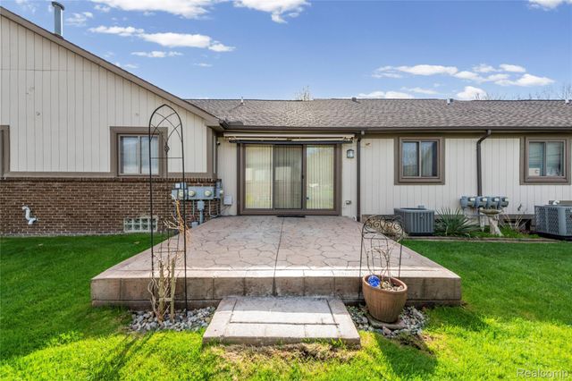 20557 Longwood Drive, Clinton Charter Township, MI 48038