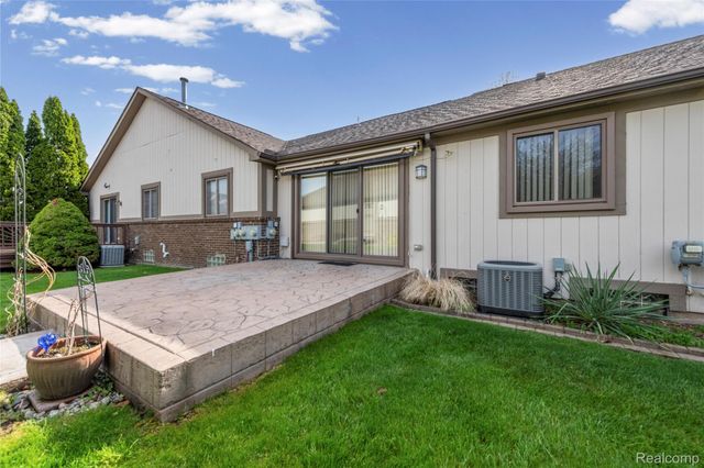 20557 Longwood Drive, Clinton Charter Township, MI 48038