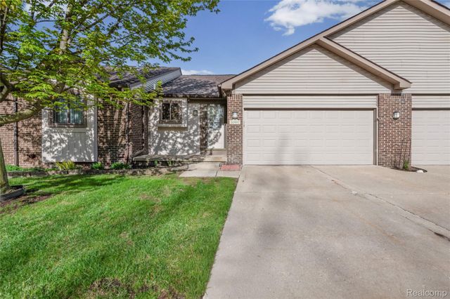 20557 Longwood Drive, Clinton Charter Township, MI 48038